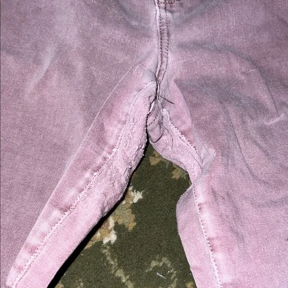 Women's Lavender Jeans - Picture 3 of 3